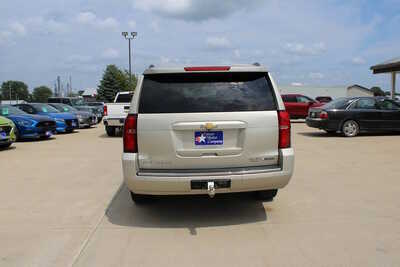 2017 Chevrolet Suburban, $22995. Photo 5