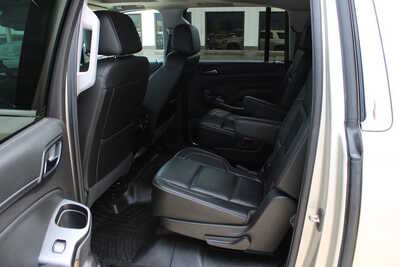 2017 Chevrolet Suburban, $22995. Photo 8
