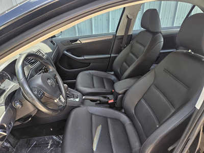 2013 Volkswagen Jetta, $6950. Photo 5