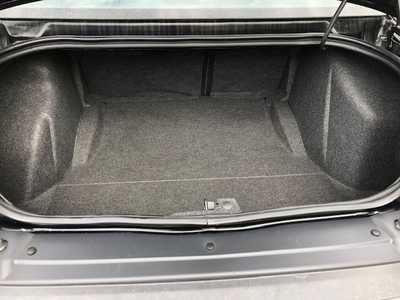2018 Dodge Challenger, $24000. Photo 4