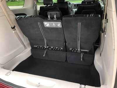 2021 Chrysler Voyager, $21500. Photo 3