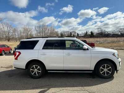2020 Ford Expedition Max, $23999. Photo 2