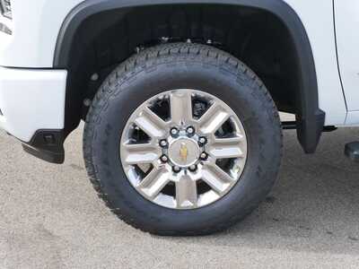 2026 Chevrolet 3500 Crew Cab, $91409. Photo 4