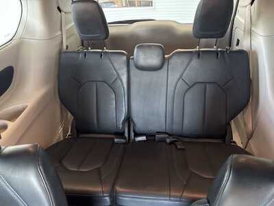 2021 Chrysler Pacifica, $17997. Photo 10