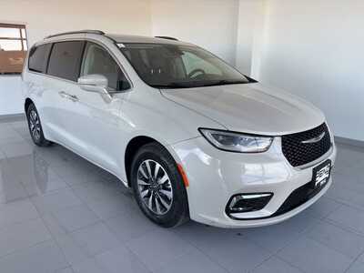 2021 Chrysler Pacifica, $17997. Photo 3