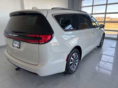 2021 Chrysler Pacifica, $17997. Photo 5