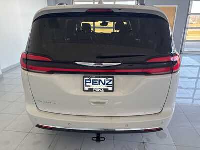 2021 Chrysler Pacifica, $17997. Photo 6