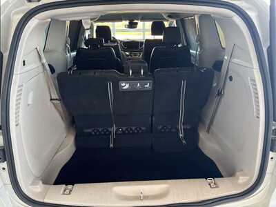 2021 Chrysler Pacifica, $17997. Photo 8