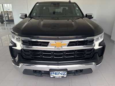 2022 Chevrolet 1500 Crew Cab, $32498. Photo 2