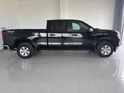 2022 Chevrolet 1500 Crew Cab, $32498. Photo 4