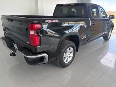 2022 Chevrolet 1500 Crew Cab, $32498. Photo 5