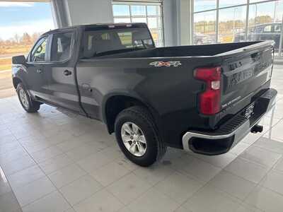 2022 Chevrolet 1500 Crew Cab, $32498. Photo 7