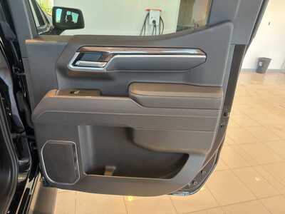2025 Chevrolet 1500 Crew Cab, $63210. Photo 9