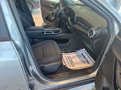 2025 Chevrolet Equinox, $25299. Photo 6