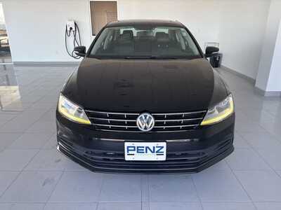 2018 Volkswagen Jetta, $10499. Photo 2