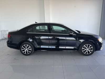 2018 Volkswagen Jetta, $10499. Photo 4