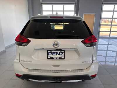 2018 Nissan Rogue, $11499. Photo 6