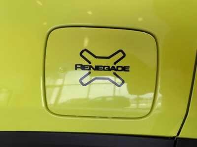 2019 Jeep Renegade, $12998. Photo 9