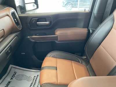 2022 Chevrolet 3500 Crew Cab, $59398. Photo 11