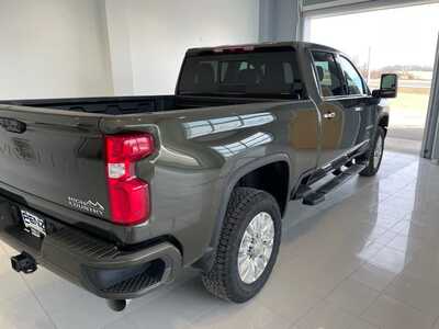 2022 Chevrolet 3500 Crew Cab, $59398. Photo 4