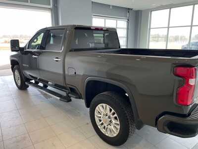 2022 Chevrolet 3500 Crew Cab, $59398. Photo 6