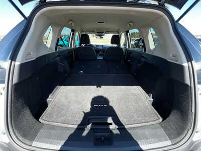2021 Nissan Rogue, $18398. Photo 10