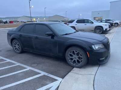 2017 Chrysler 300, $14899. Photo 3