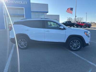 2022 GMC Terrain, $21599. Photo 2