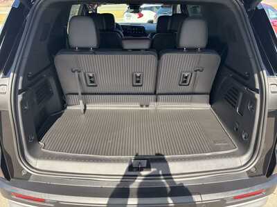 2026 Chevrolet Traverse, $51794. Photo 8