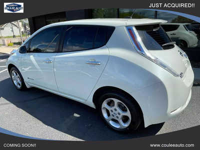 2012 Nissan Leaf, $6845. Photo 6
