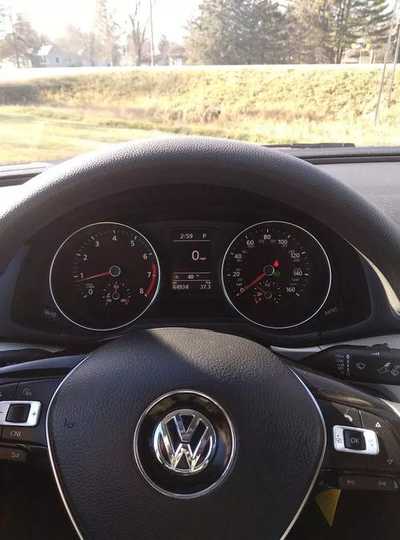 2018 Volkswagen Passat, $14900. Photo 8