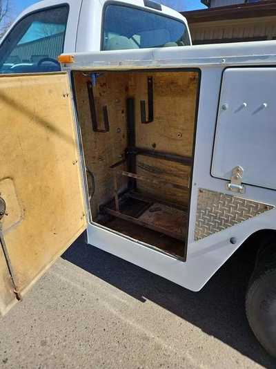 2000 Ford F350 Reg Cab, $8900. Photo 8