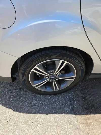 2014 Ford Focus, $6995. Photo 9