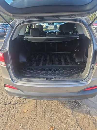 2016 Kia Sorento, $8995. Photo 10