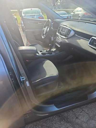 2016 Kia Sorento, $8995. Photo 11