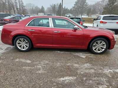 2012 Chrysler 300, $7995. Photo 4