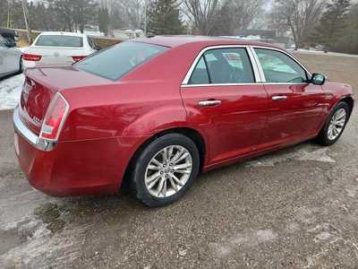 2012 Chrysler 300, $7995. Photo 5