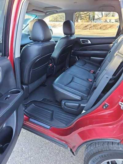 2014 Nissan Pathfinder, $8995. Photo 11