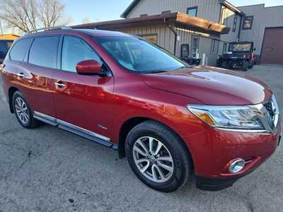 2014 Nissan Pathfinder, $8995. Photo 3