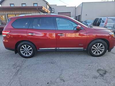 2014 Nissan Pathfinder, $8995. Photo 4