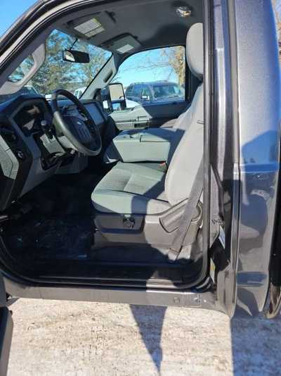 2016 Ford F250 Reg Cab, $14900. Photo 10