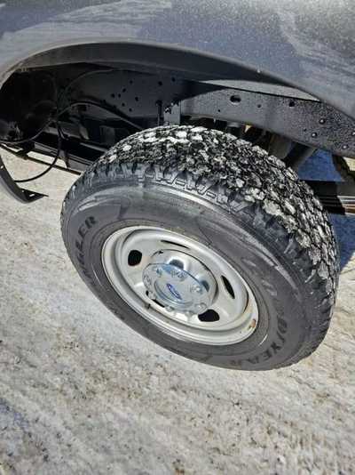 2016 Ford F250 Reg Cab, $14900. Photo 9