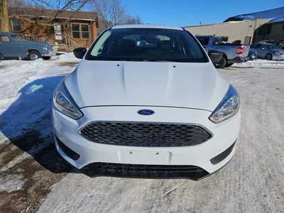 2015 Ford Focus, $9995. Photo 2