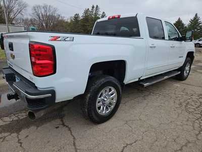2019 Chevrolet 3500 Crew Cab, $36900. Photo 5