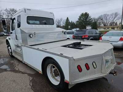 2005 Freightliner M106, $38500. Photo 7
