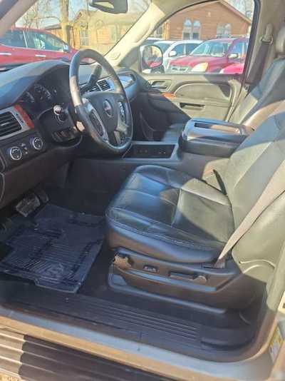 2013 GMC Yukon XL, $8995. Photo 11