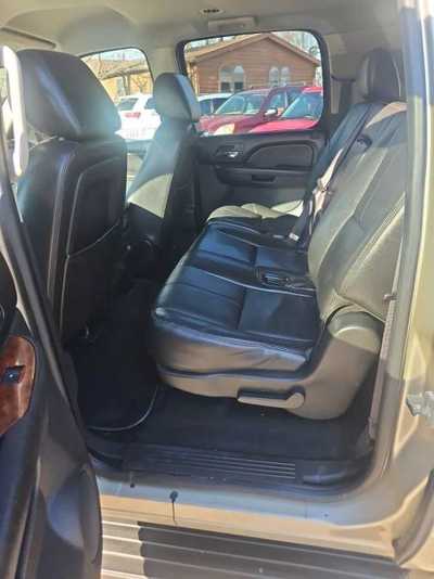 2013 GMC Yukon XL, $8995. Photo 9
