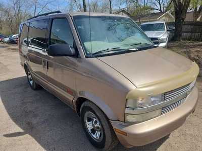 1997 Chevrolet Astro, $3995. Photo 3