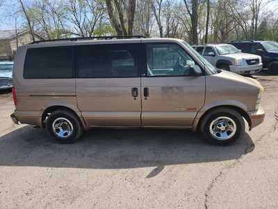 1997 Chevrolet Astro, $3995. Photo 4