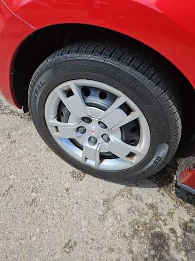 2009 Pontiac Vibe, $6995. Photo 9